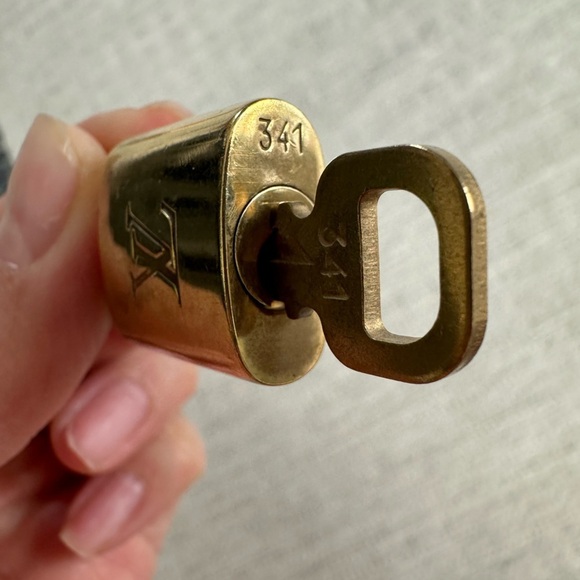 Louis Vuitton Lock and Key #341 - Picture 4 of 4